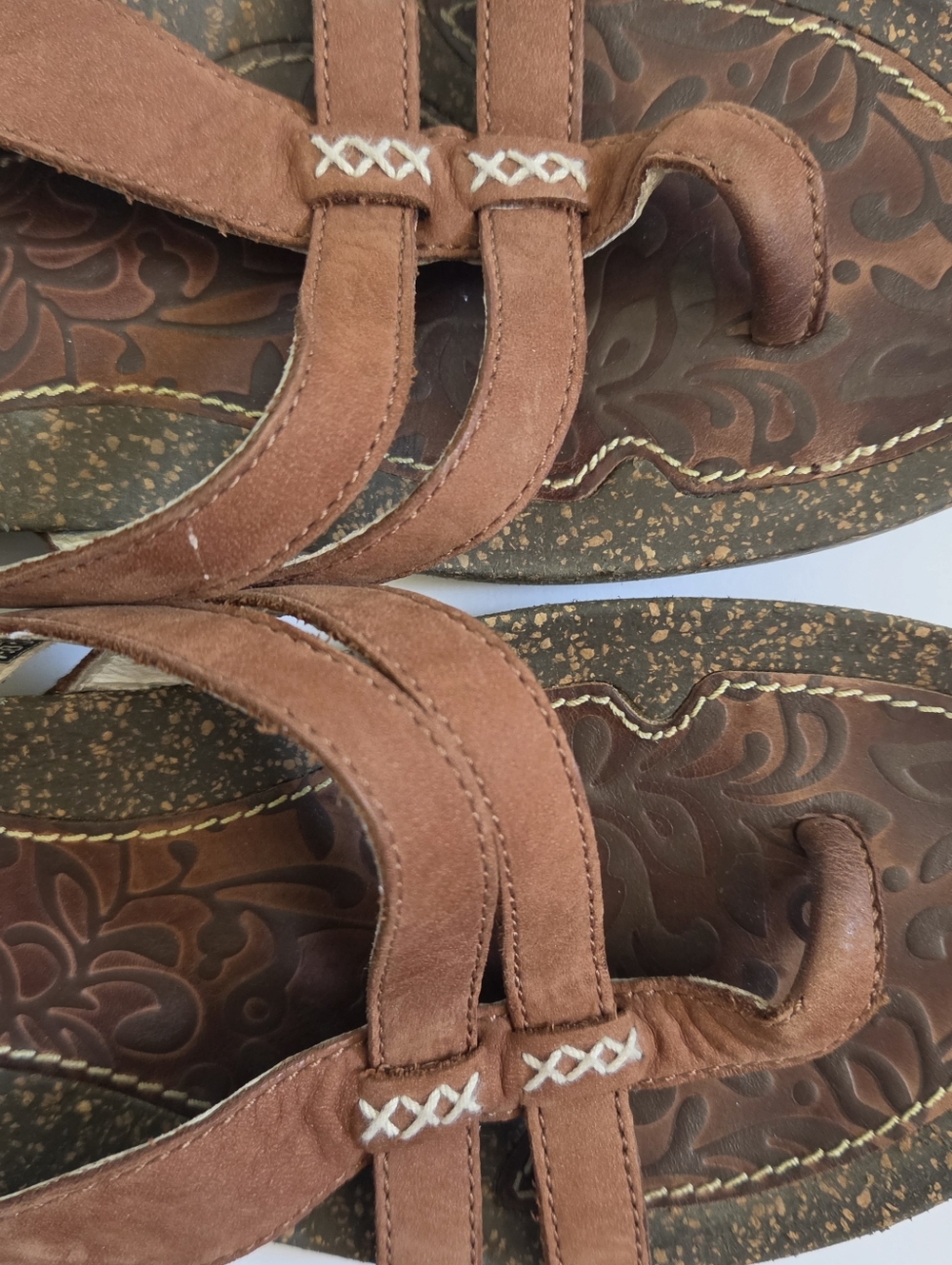 Like New! Teva Conchita low Wedge Brown Leather Thong Sandals womens size 8 - Picture 4 of 5